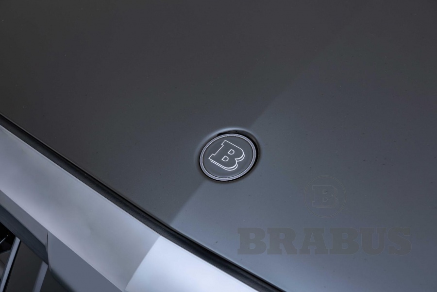 Логотип BRABUS на капот
