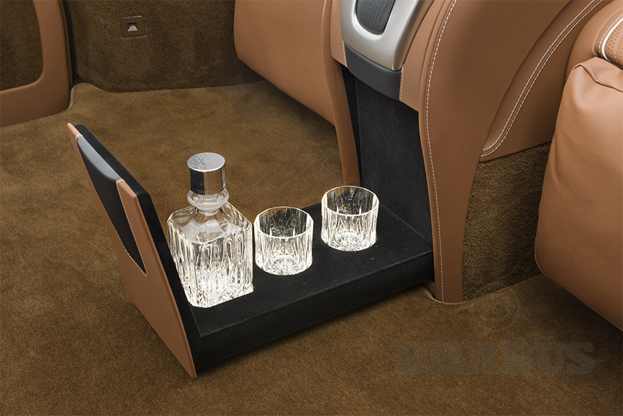 V-class Коричневый салон