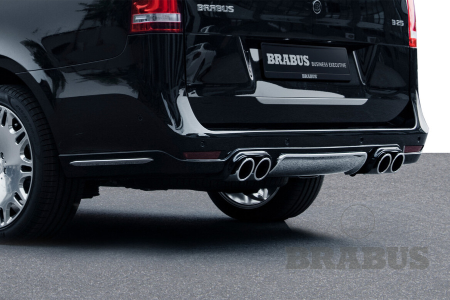 Фирменная эксклюзивная накладка заднего бампера