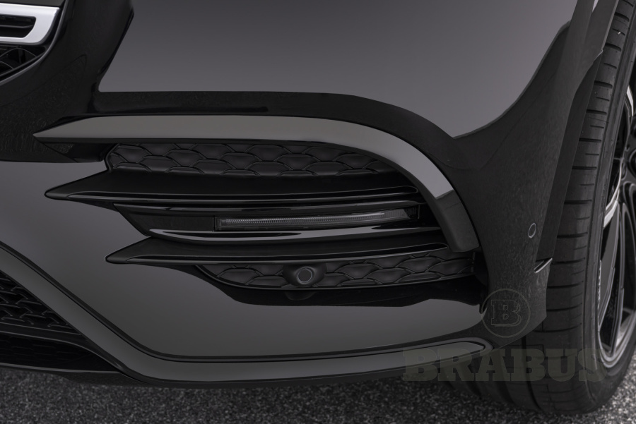 Накладка на передний бампер