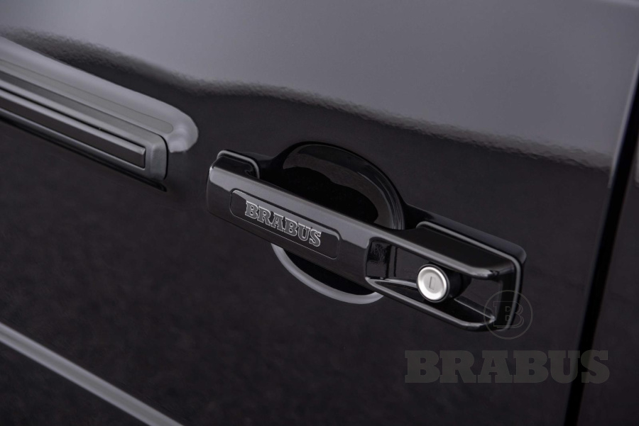 Дверные ручки с логотипом BRABUS