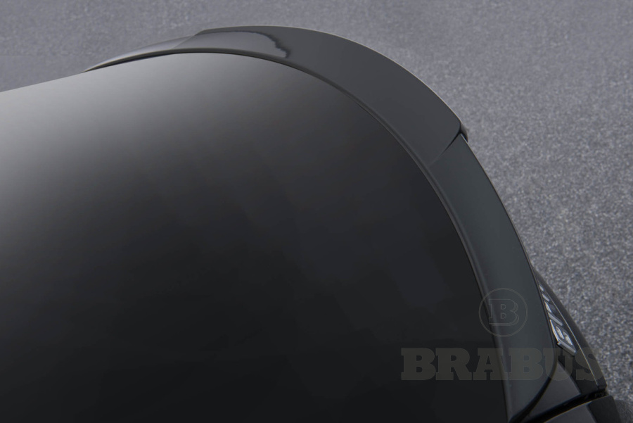 Задний спойлер на крышку багажника