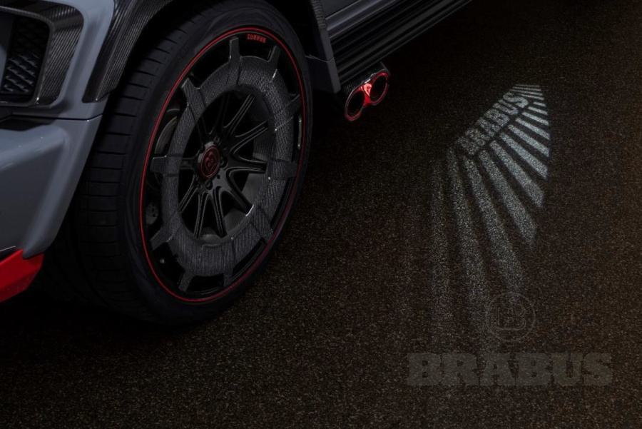 Боковые подсветки с логотипом BRABUS