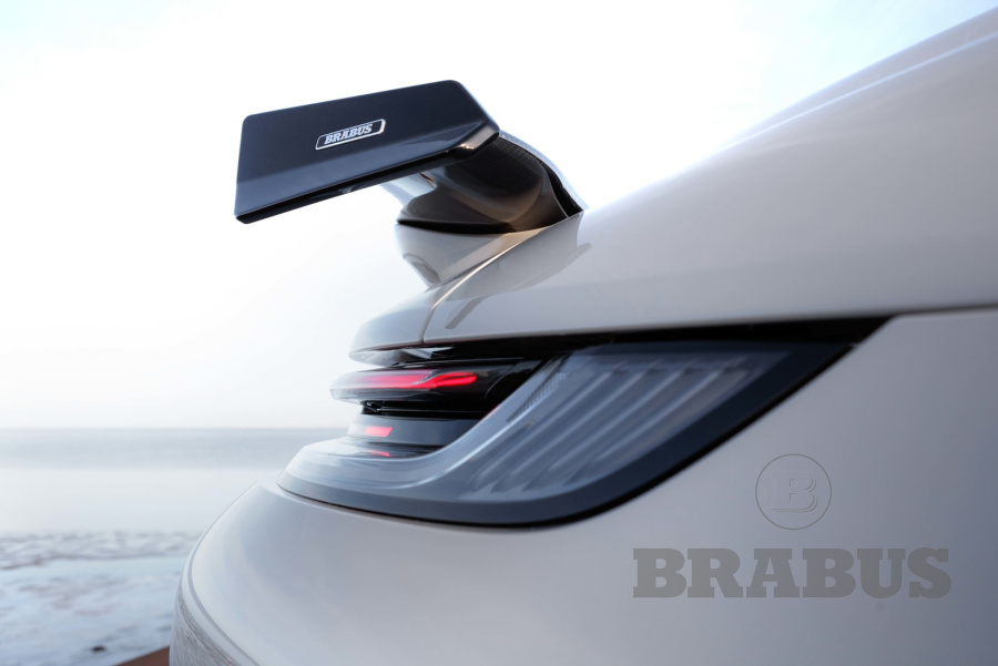 Задний спойлер на крышку багажника. Карбон (матовый)