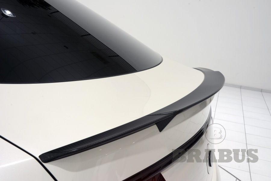 Задний спойлер на крышку багажника. Карбон (глянцевый)