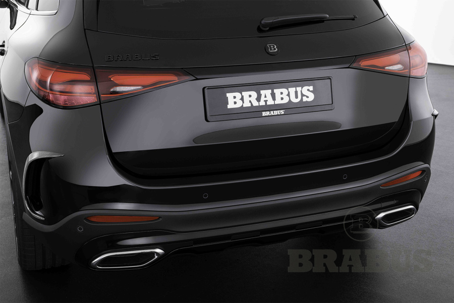 Карбоновая накладка заднего бампера (глянцевая)