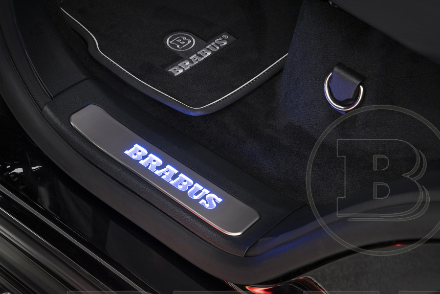 Пороги внутренние с логотипом BRABUS