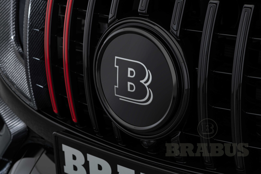 Сдвоенная буква "B" вместо звезды Mercedes в решетку радиатора