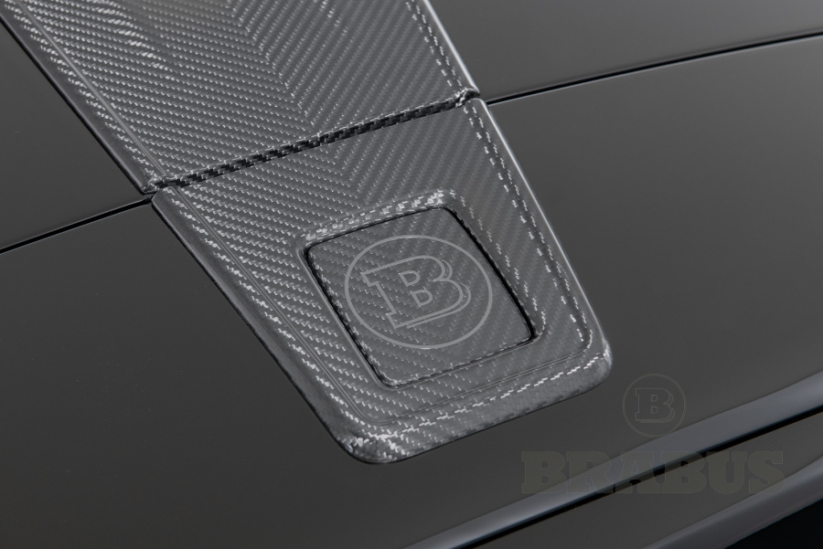 Карбоновая накладка на капот матовая