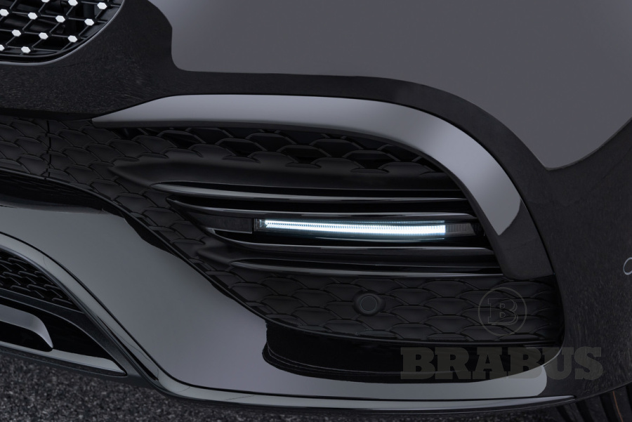 Накладка на передний бампер