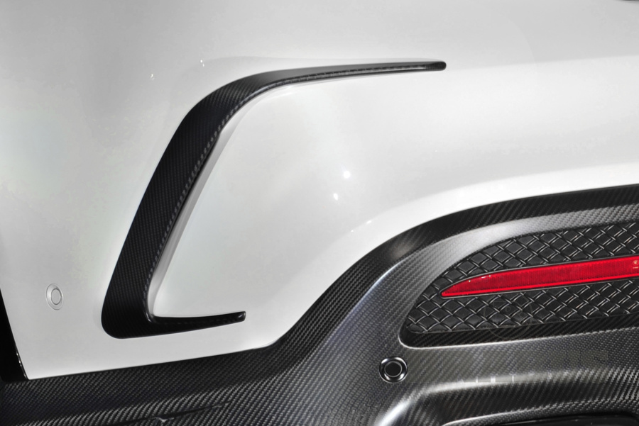 Накладки на задний бампер. Карбон (глянцевый)