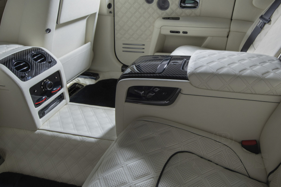 Центральная консоль с подлокотником