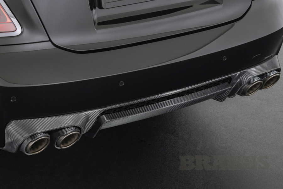 Карбоновая накладка заднего бампера (глянцевая)