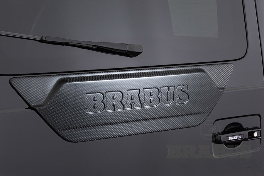 Накладка на заднюю дверь. Карбон (матовый)