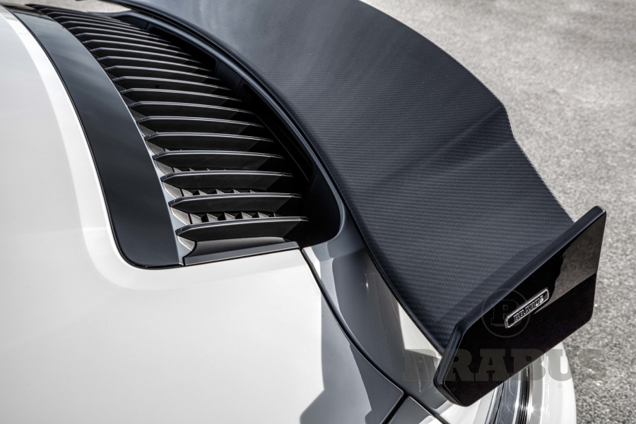 Задний спойлер на крышку багажника. Карбон (глянцевый)