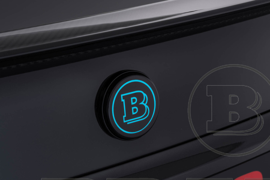 Эмблема со светящейся буквой "B" 