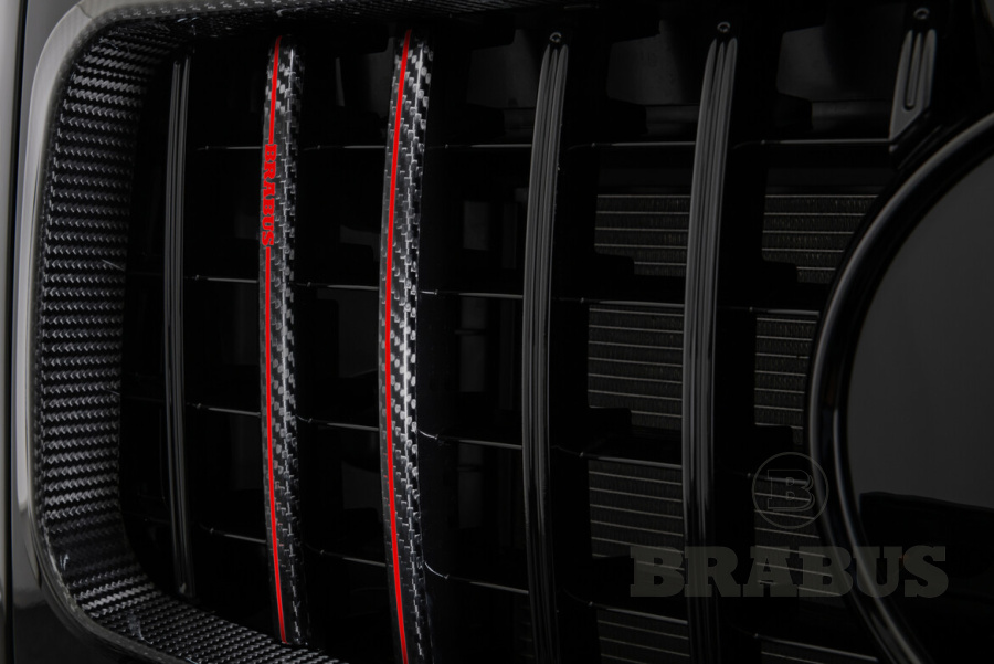 Фирменные полосы BRABUS в решетку радиатора