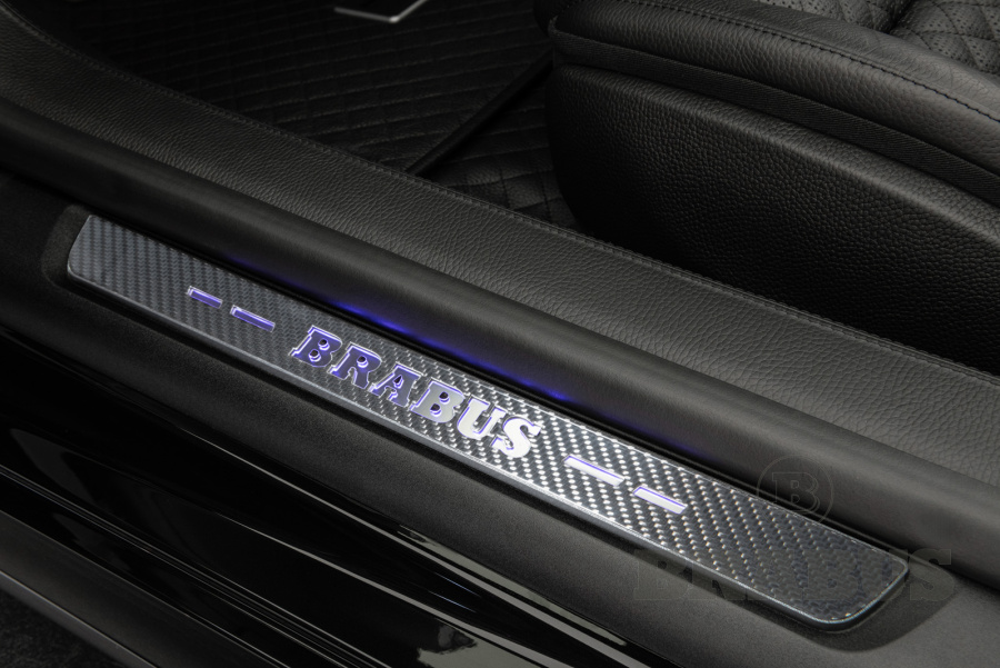 Декоративные накладки на внутренние пороги из карбона