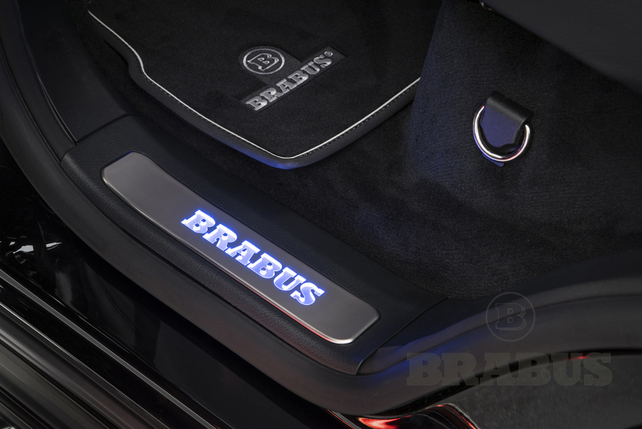 Пороги внутренние с логотипом BRABUS