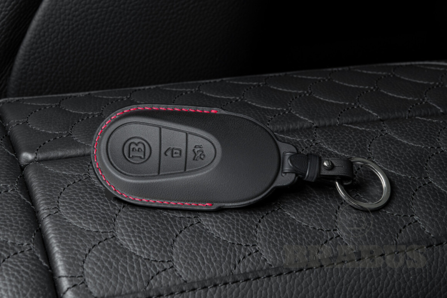 Кожаный черно-красный чехол для ключа