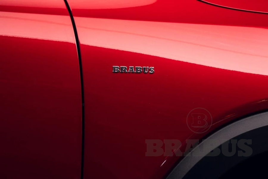 Логотип BRABUS на бортах автомобиля