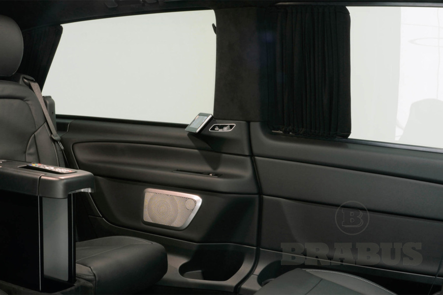 Отделка задней части сидений кожей