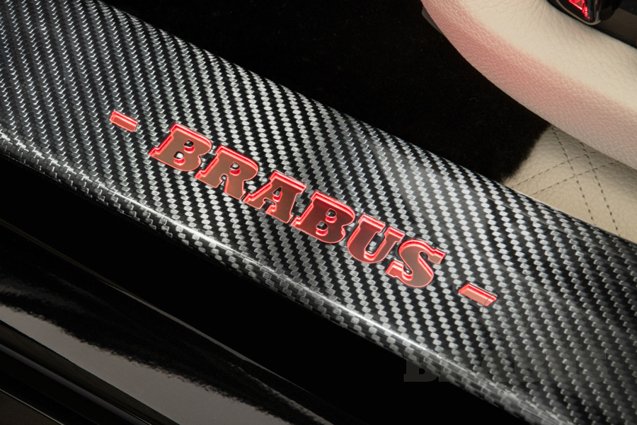 Карбоновые накладки на внутренние пороги