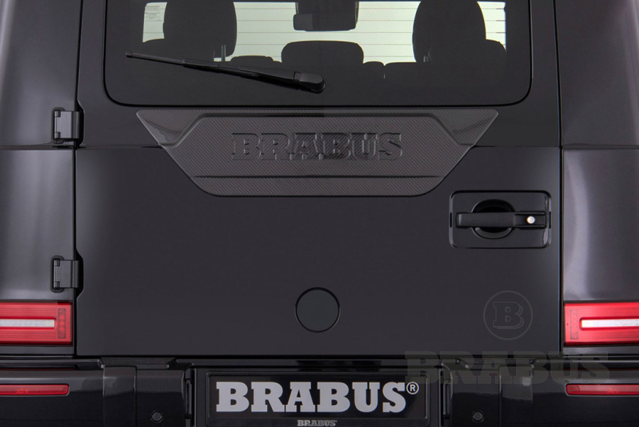 Накладка на заднюю дверь. Карбон (глянцевый)