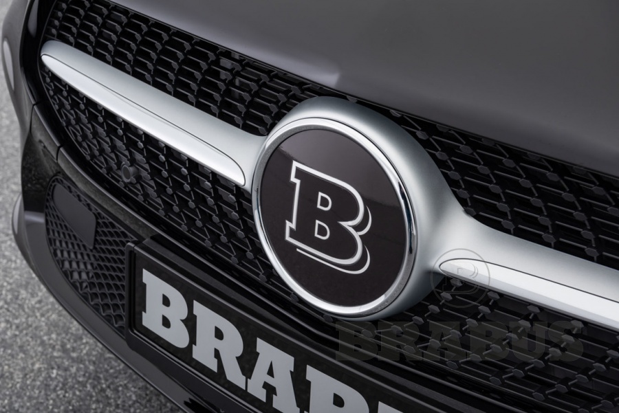 Сдвоенная буква "B" вместо звезды Mercedes в решетку радиатора