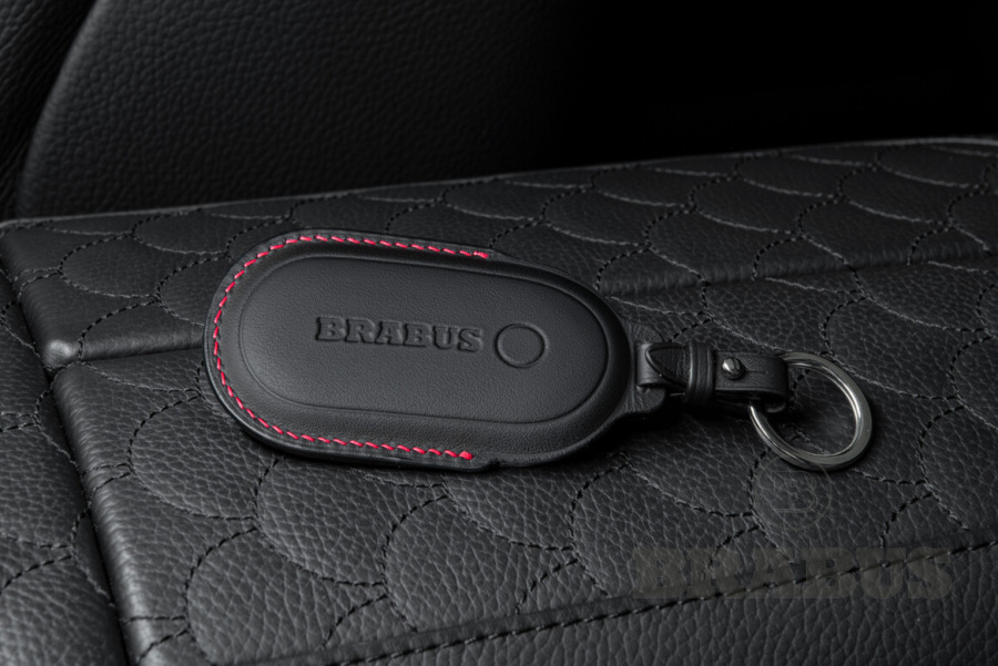 Кожаный черно-красный чехол для ключа