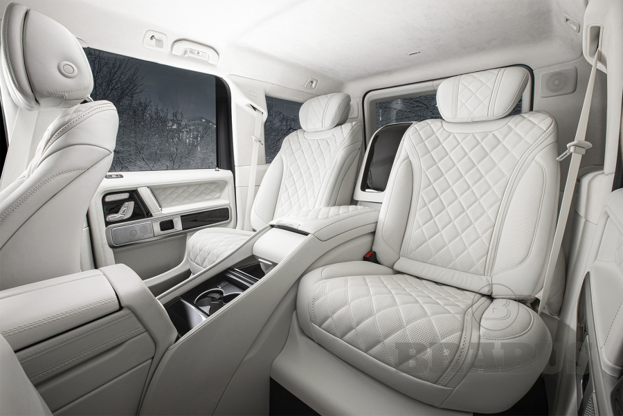Комфортные раздельные кресла с консолью Mercedes S Maybach